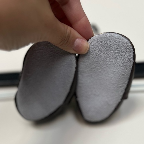 MOMO Brown and Green Dinosaur Patterned Shoes SZ 0-6 months EUC - Picture 2 of 4